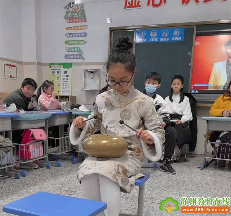 “欢声笑语庆元旦 凝心聚力迎新年”——求是小学六年级迎新联欢活动_徐州新闻_徐州教育新闻_徐州教育网_徐州教育在线